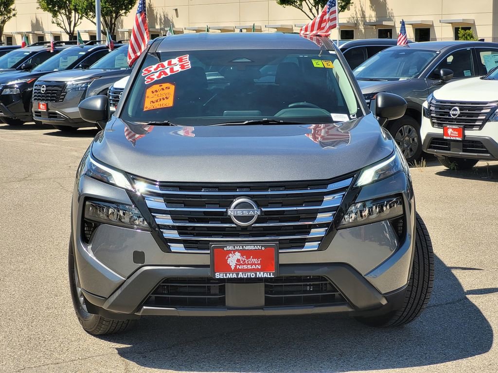 Used 2025 Nissan Rogue S FWD image 3