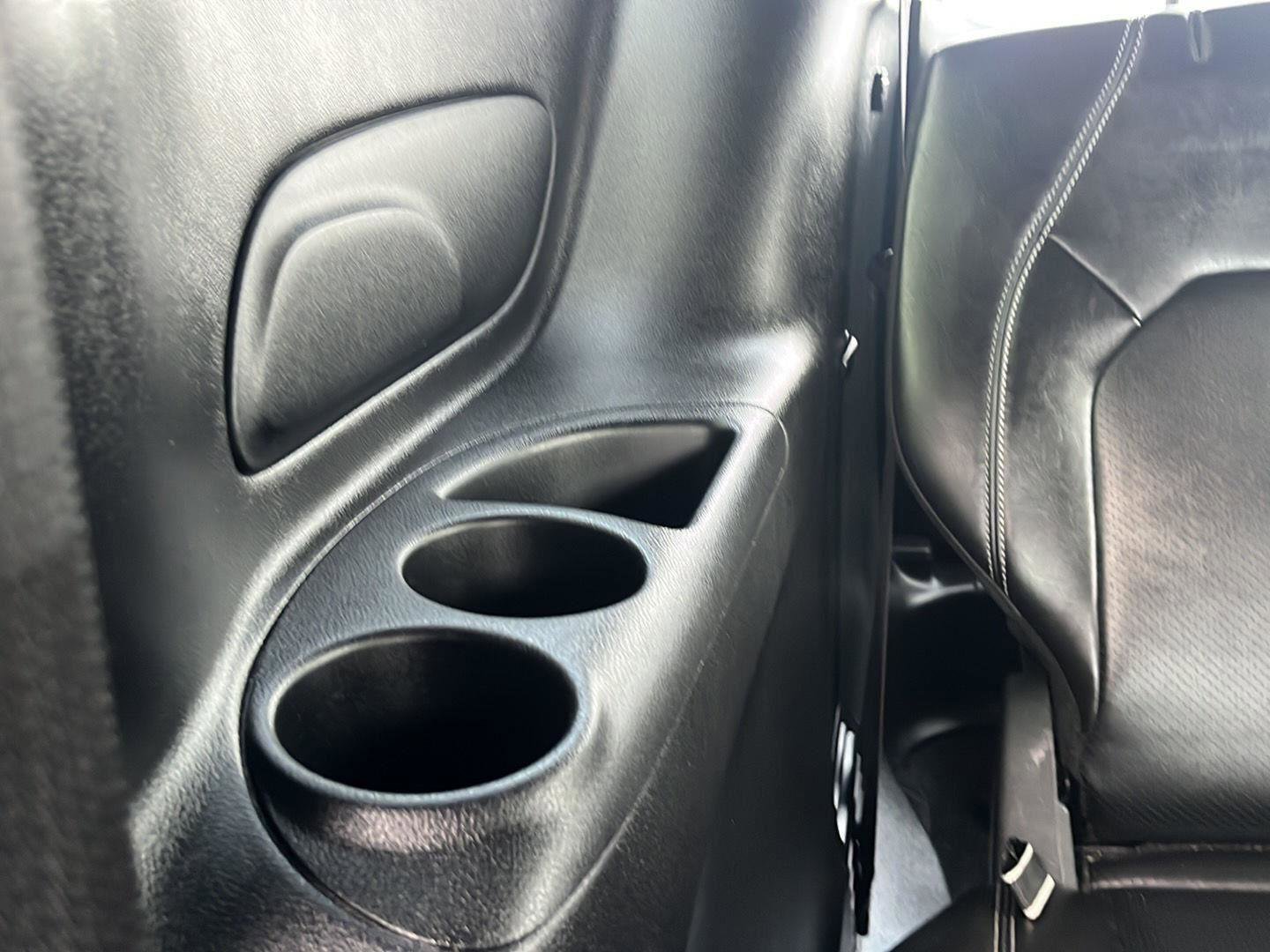 Used 2025 Chrysler Pacifica Select image 31