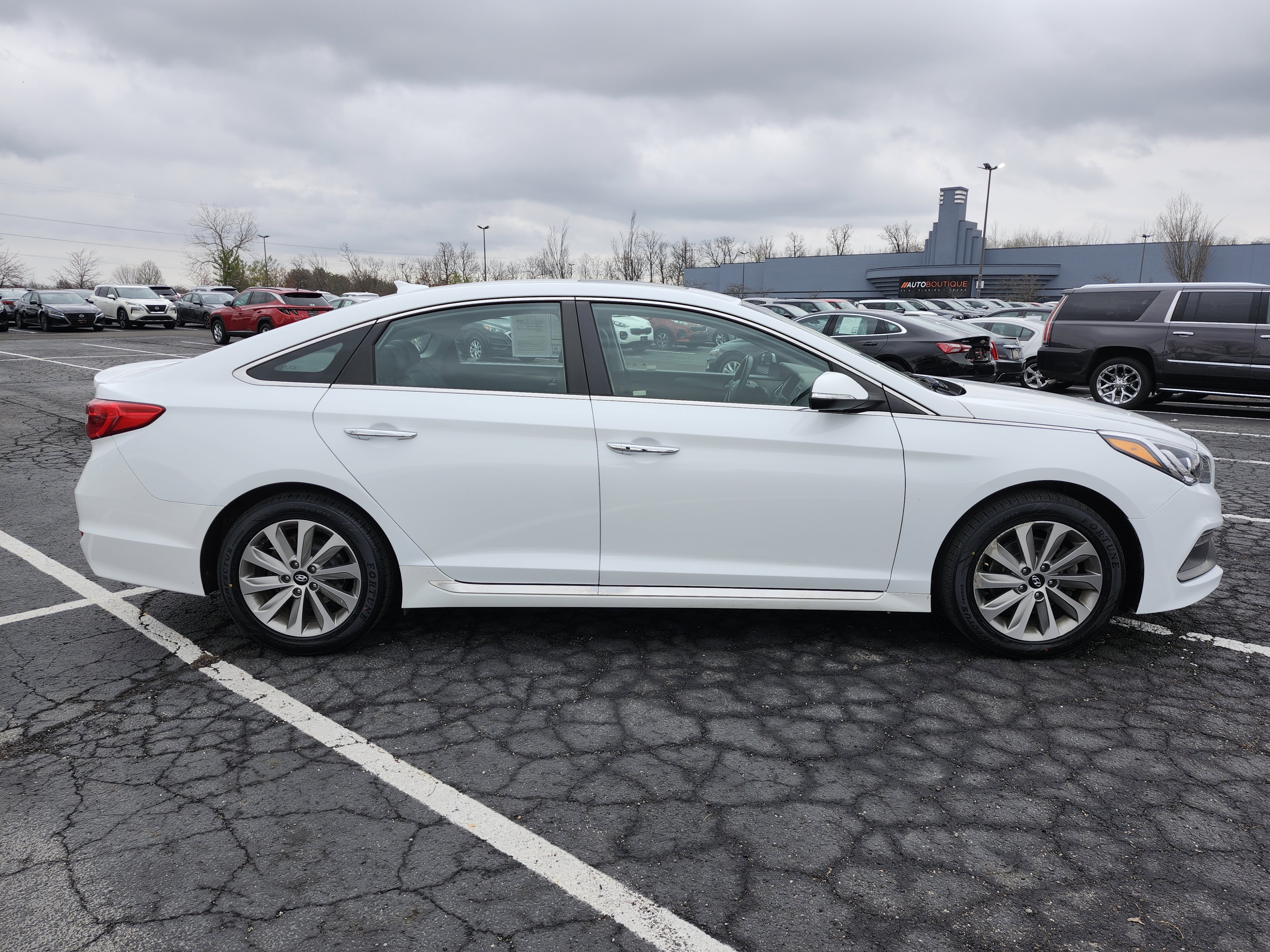 Used 2017 Hyundai Sonata Sport w/ Value Edition Package 02 image 19