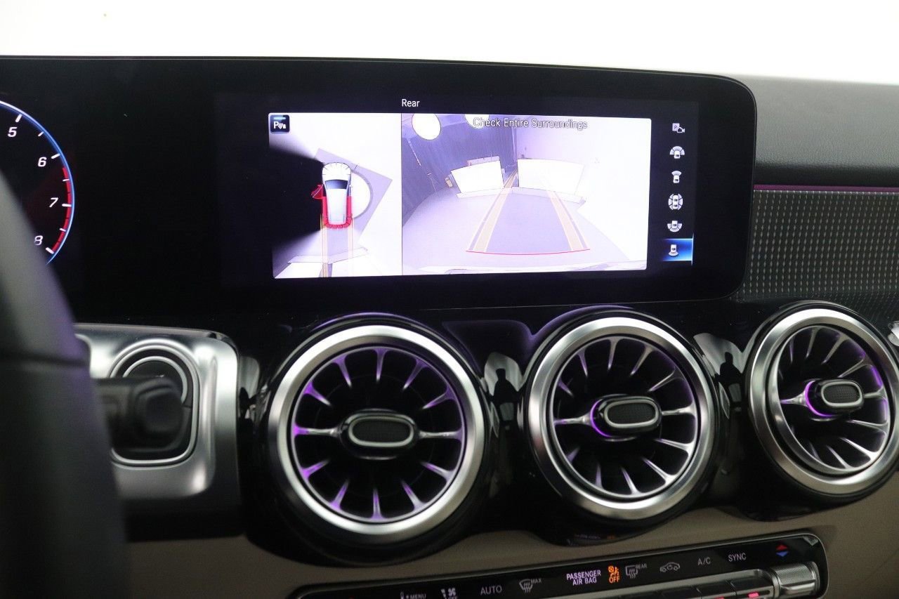 Certified 2022 Mercedes-Benz GLB 250 image 16