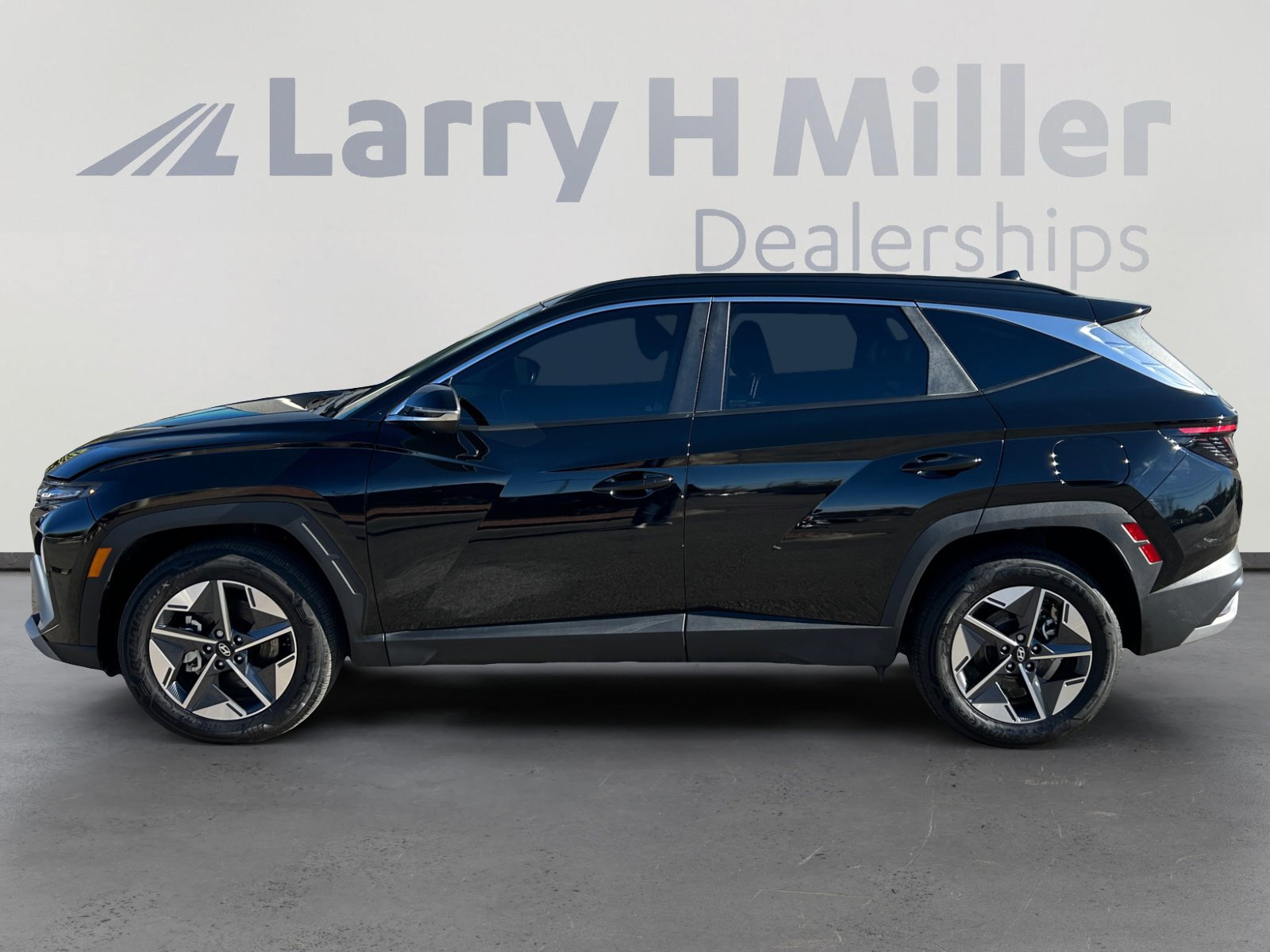 Certified 2025 Hyundai Tucson SEL image 3