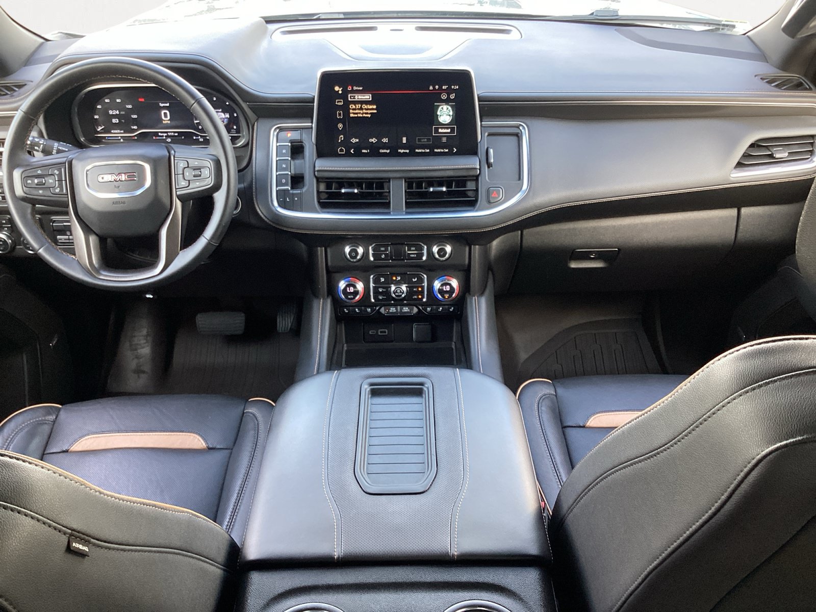 Used 2023 GMC Yukon AT4 w/ AT4 Premium Plus Package AWD/4WD image 4