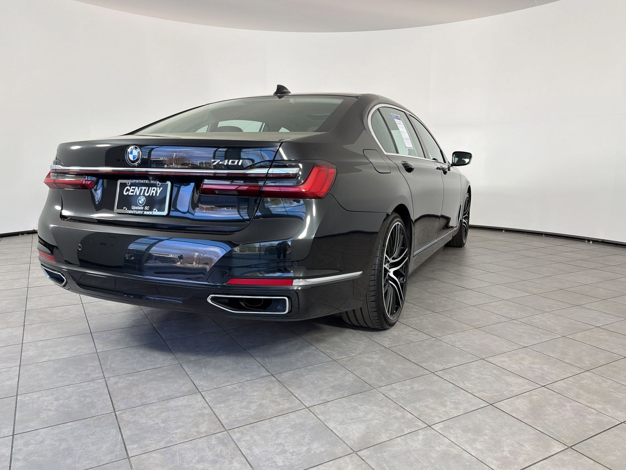 Used 2020 BMW 740i w/ Premium Package image 9