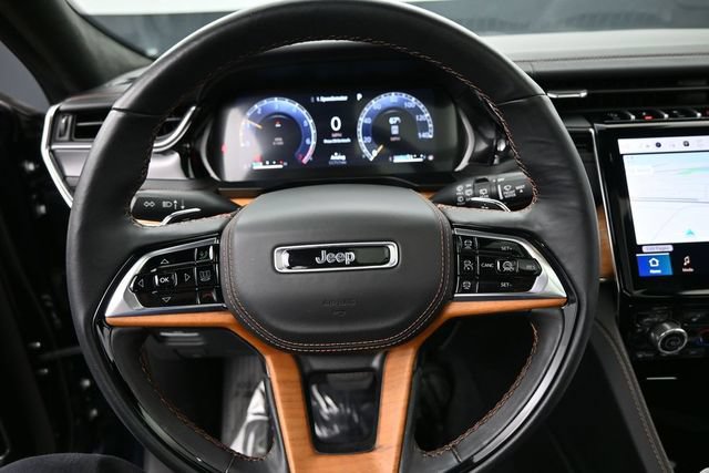 Used 2024 Jeep Grand Cherokee Summit AWD/4WD image 10