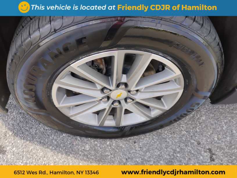 Used 2023 Chevrolet Traverse LT image 9