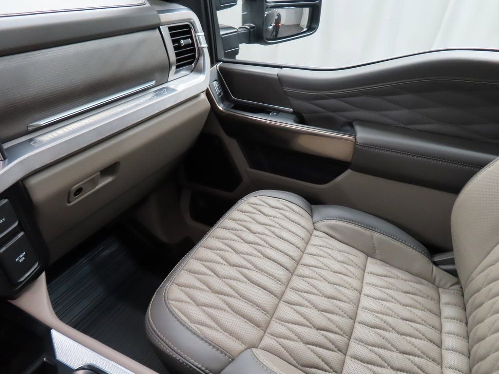 Used 2025 Ford F450 Platinum w/ Platinum Plus Package AWD/4WD image 33