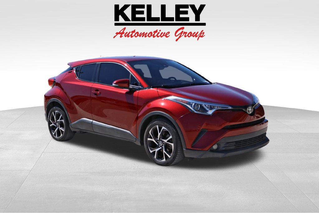 Used 2018 Toyota C-HR XLE FWD image 1