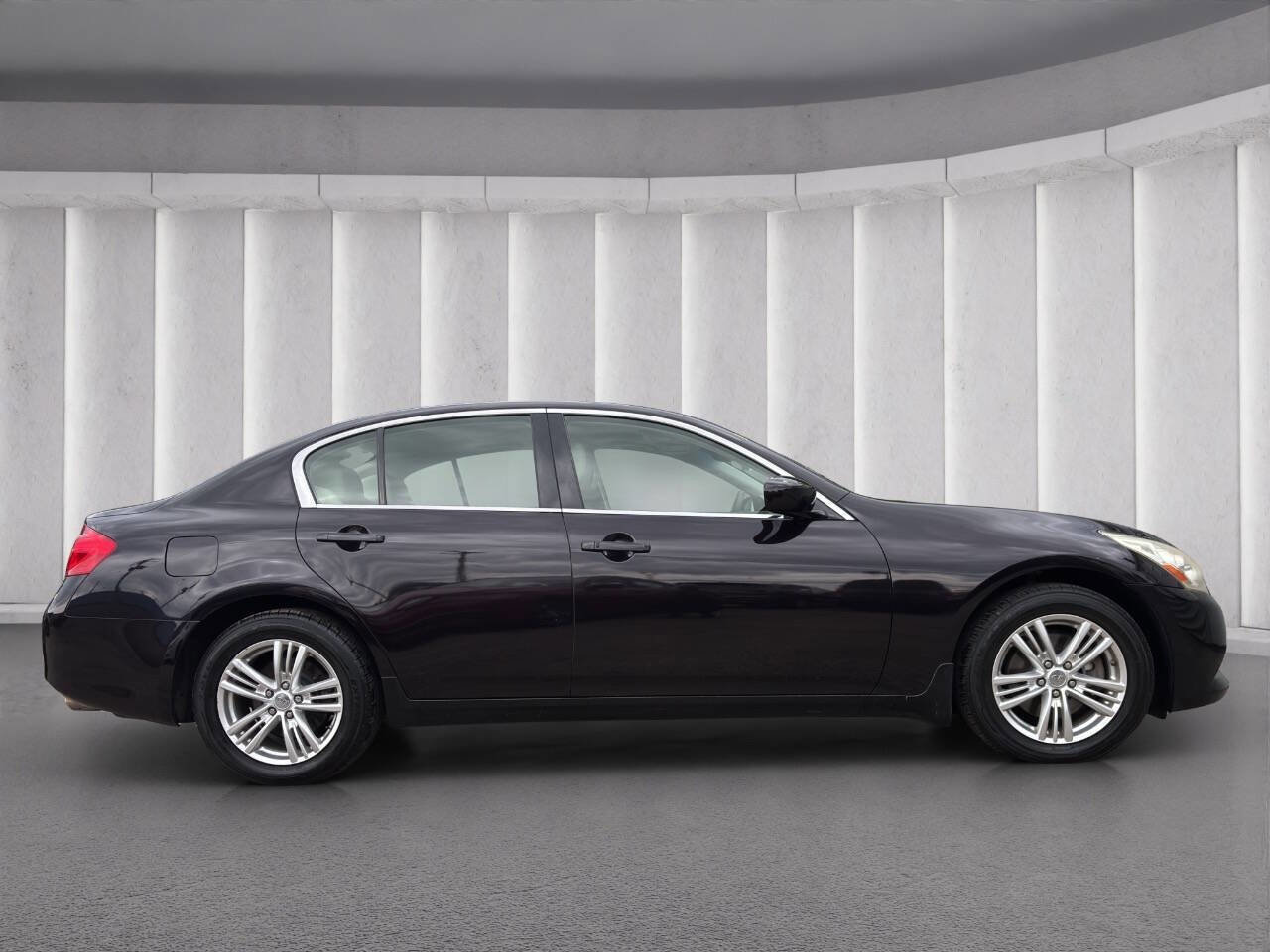 Used 2013 INFINITI G37 x Sedan w/ Premium Pkg AWD/4WD image 6