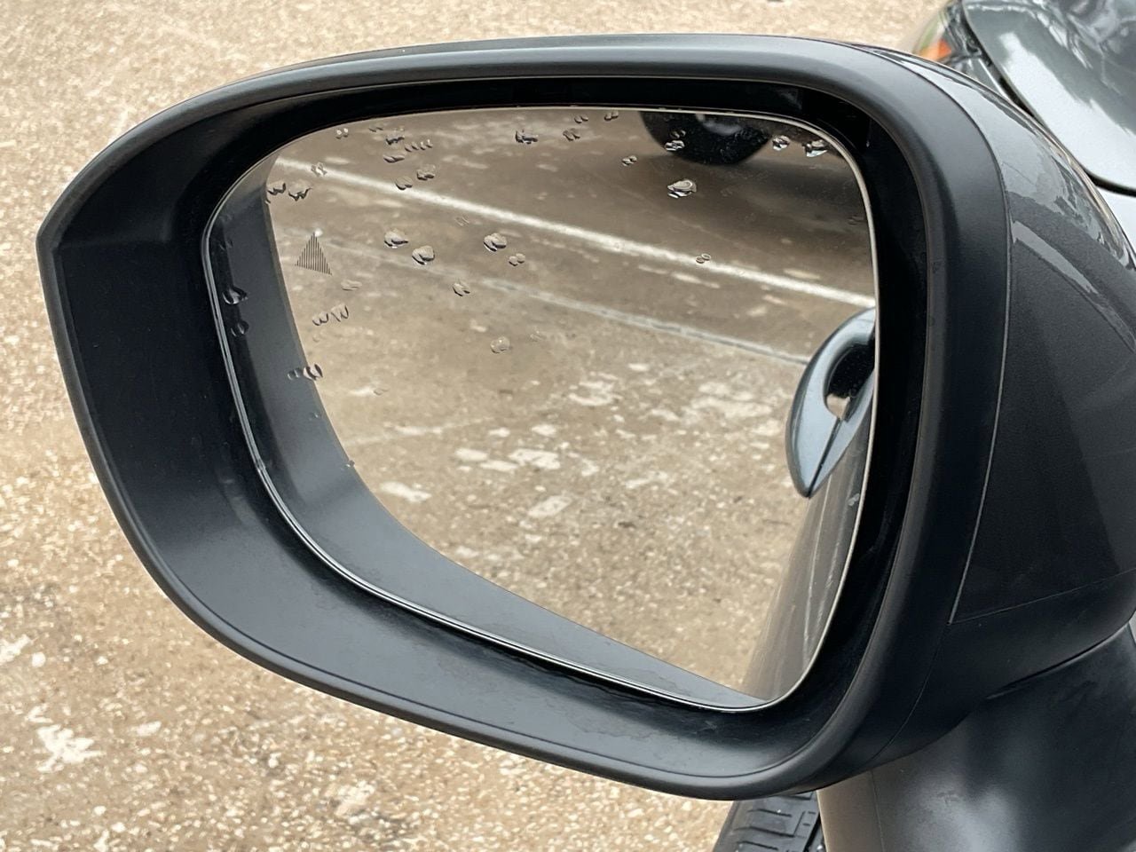 Used 2025 Nissan Rogue SV FWD image 11