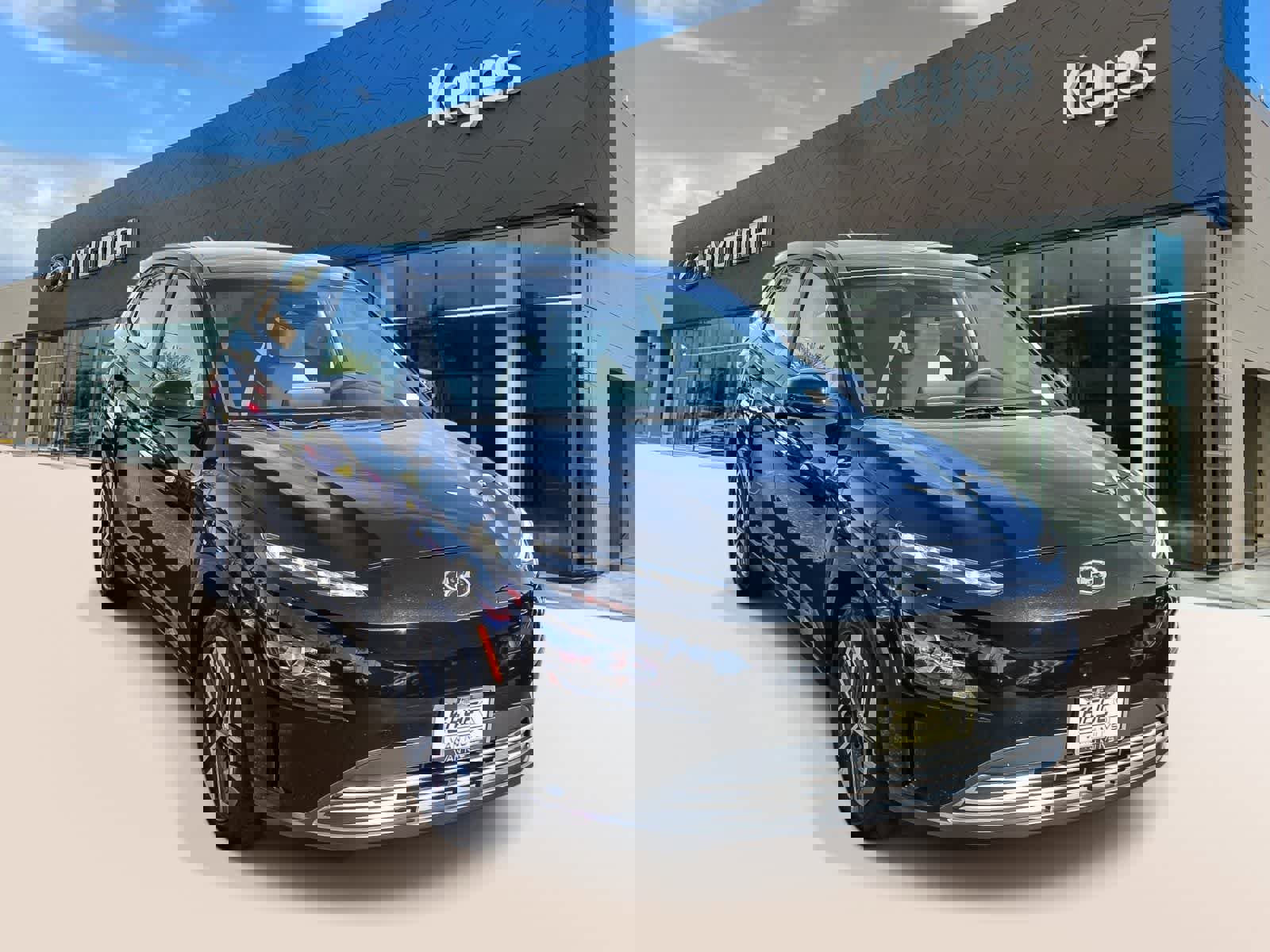 Certified 2023 Hyundai Kona SE w/ Cargo Package image 3