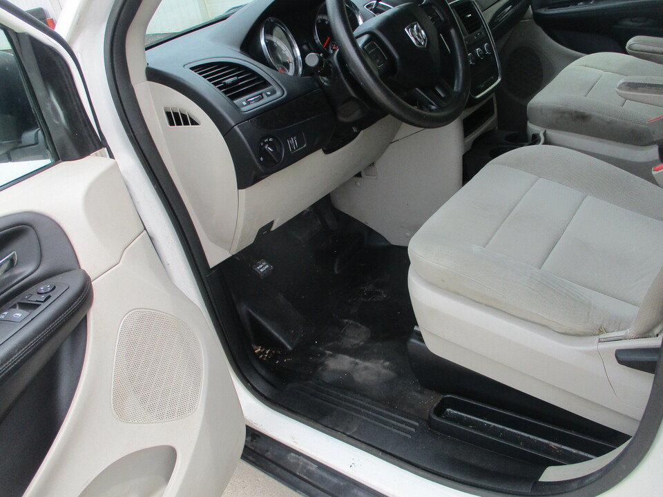 Used 2013 RAM C/V Tradesman FWD image 24