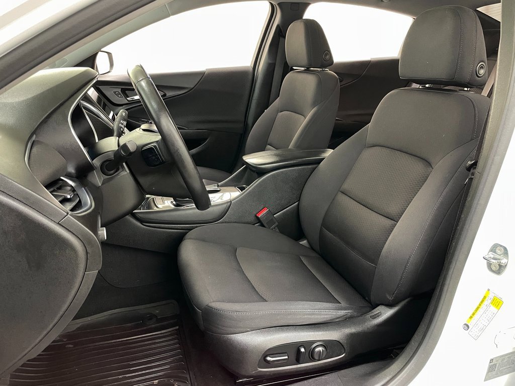 Used 2018 Chevrolet Malibu LT w/ Redline Edition image 20