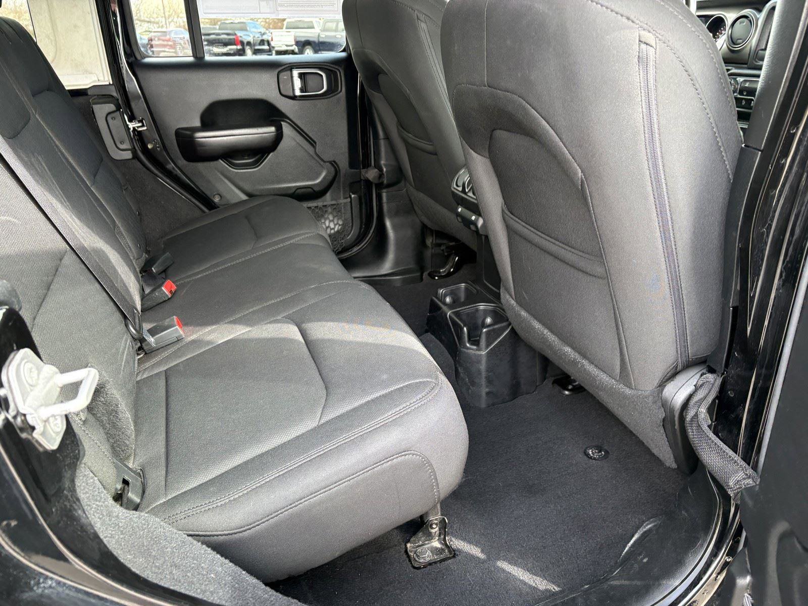 Used 2018 Jeep Wrangler Unlimited Sport S image 12