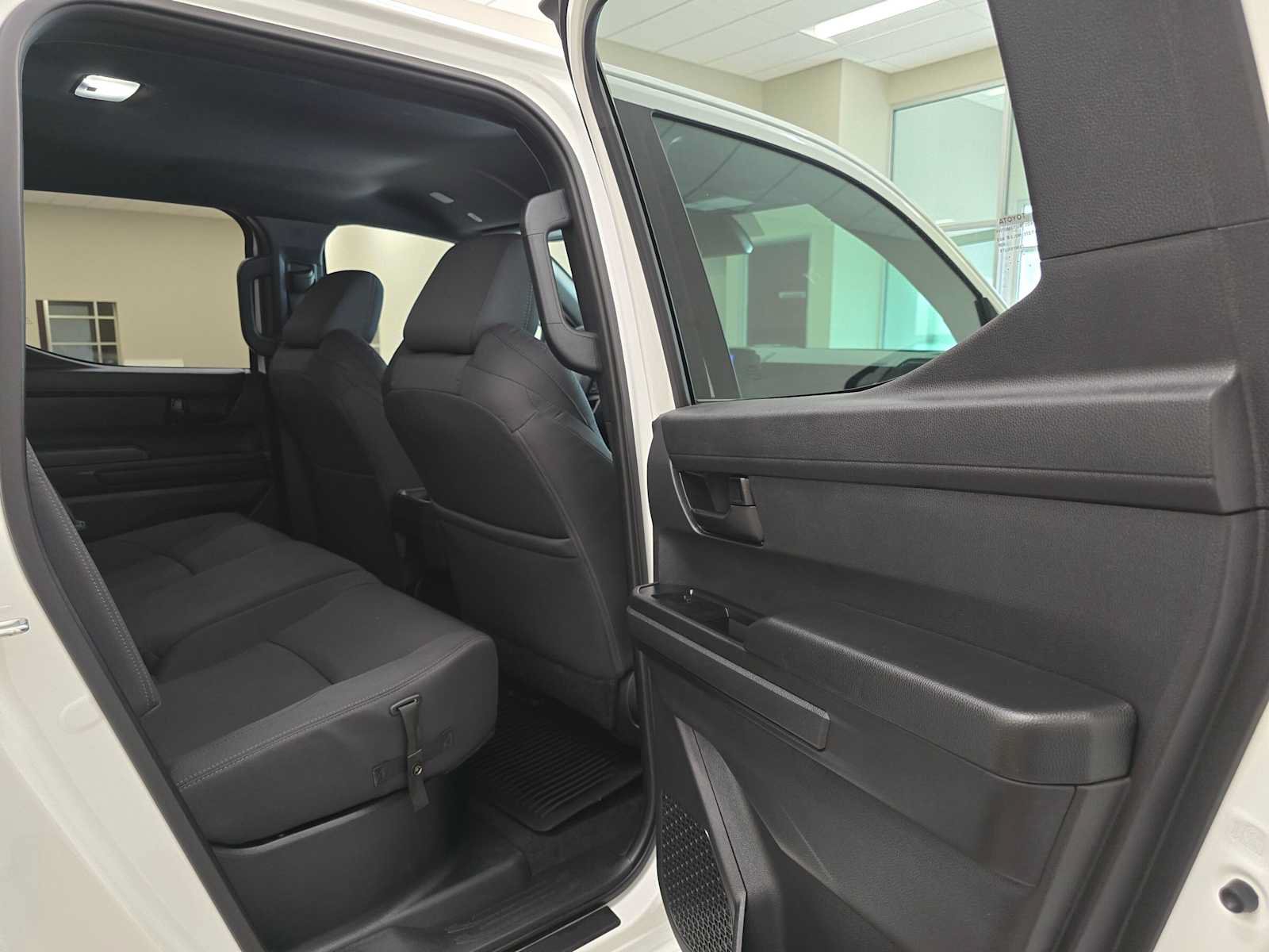 Certified 2025 Toyota Tacoma SR5 AWD/4WD image 25