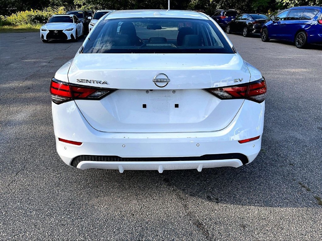 Used 2024 Nissan Sentra SV FWD image 10