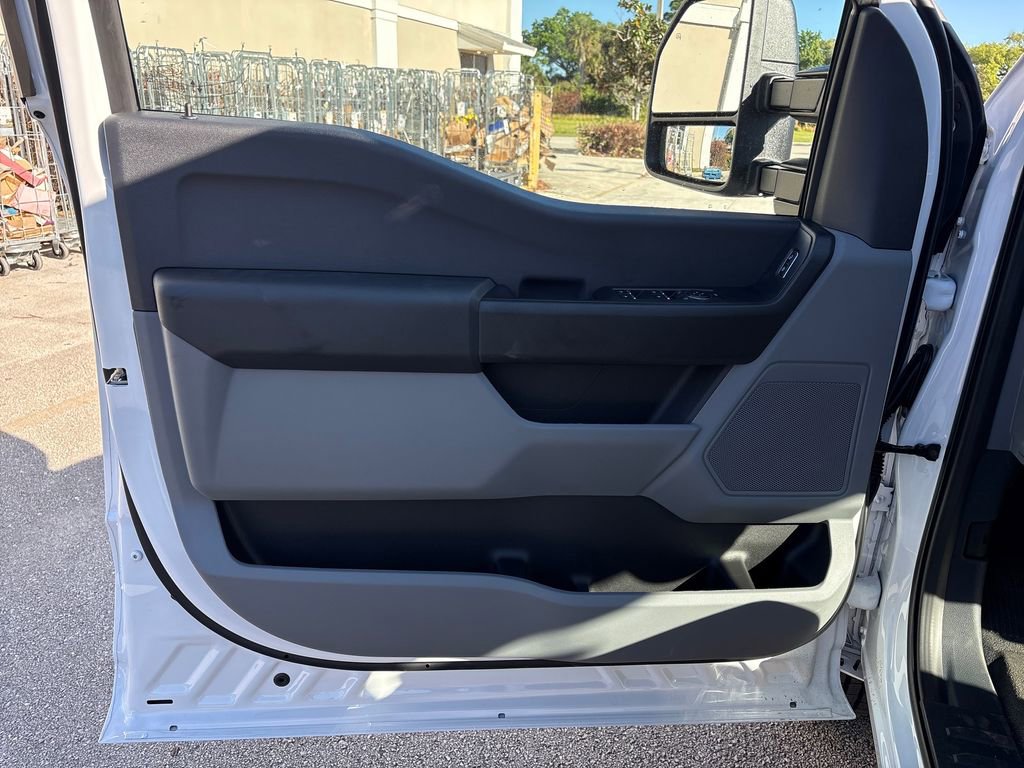 New 2026 Ford F350 XL w/ XL Chrome Package image 24