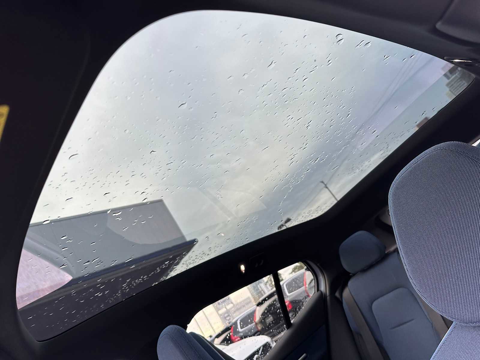 New 2026 Volvo EX30 Plus w/ Protection Package Premier image 22