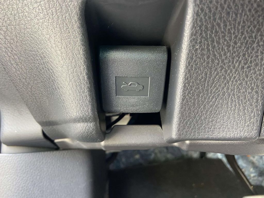 Used 2026 Toyota Camry SE w/ Convenience Package FWD image 30
