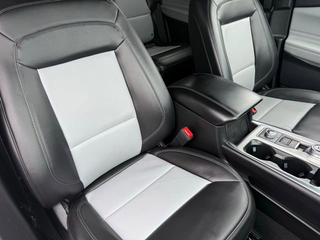 Used 2023 Ford Explorer XLT w/ Equipment Group 202A image 12