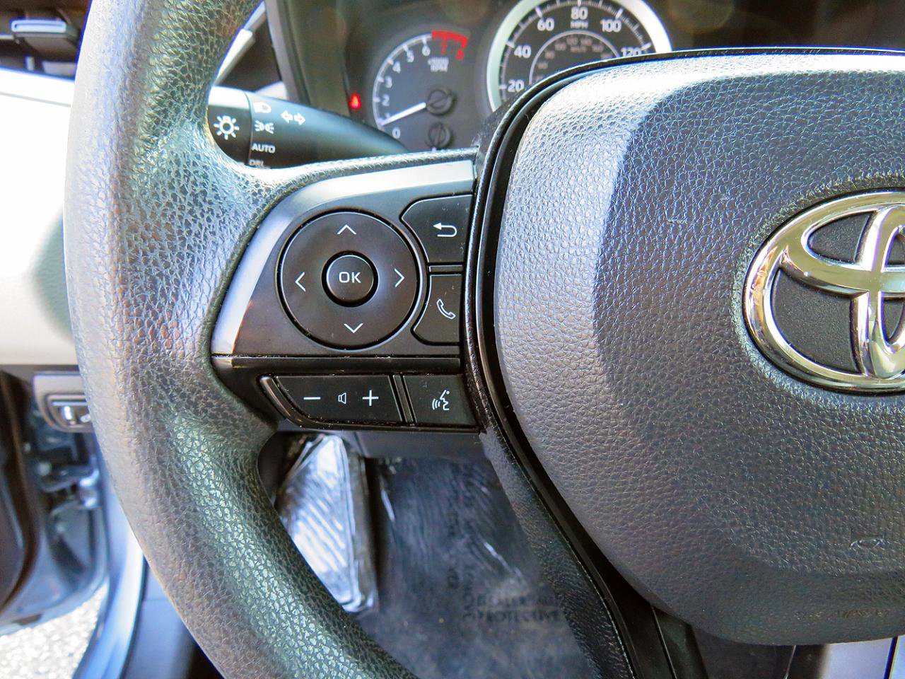 Used 2021 Toyota Corolla LE FWD image 21
