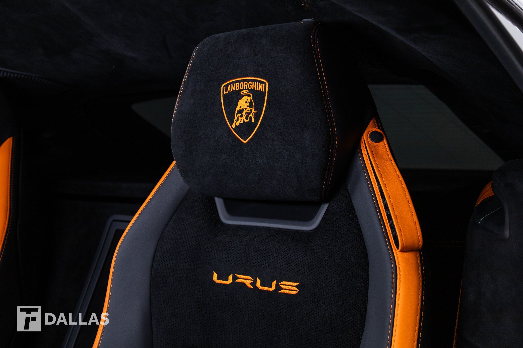 Used 2023 Lamborghini Urus Performante AWD/4WD image 38