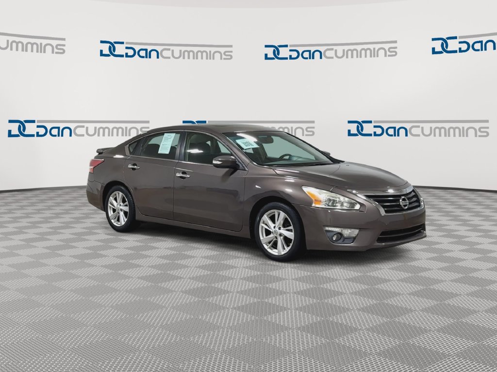 Used 2013 Nissan Altima 2.5 SV w/ 2.5SV Convenience Pkg FWD image 2