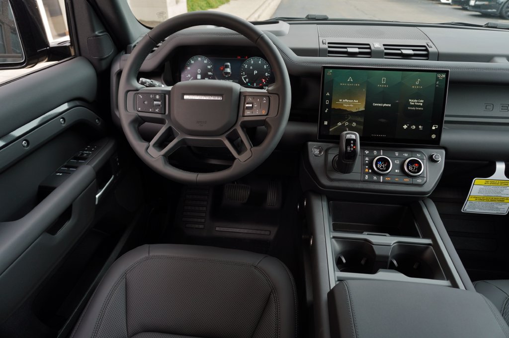 New 2026 Land Rover Defender 110 X-Dynamic SE AWD/4WD image 15