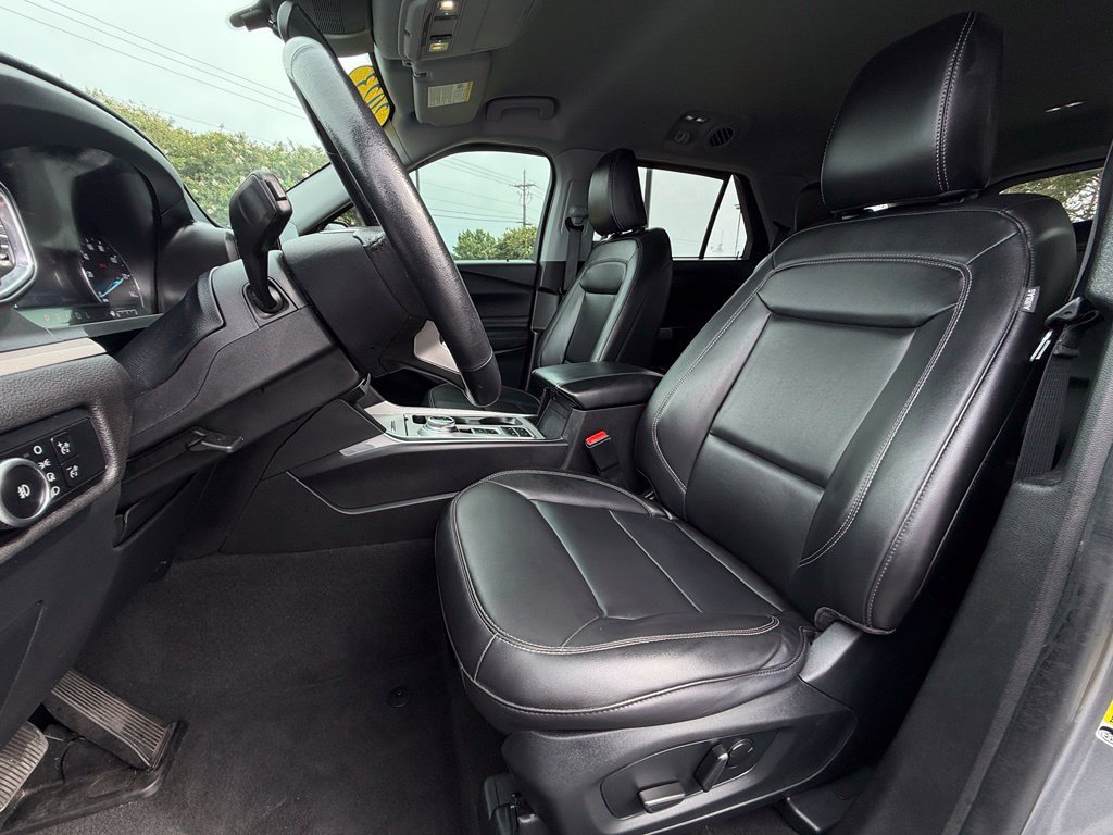 Used 2023 Ford Explorer XLT w/ Equipment Group 202A RWD image 23