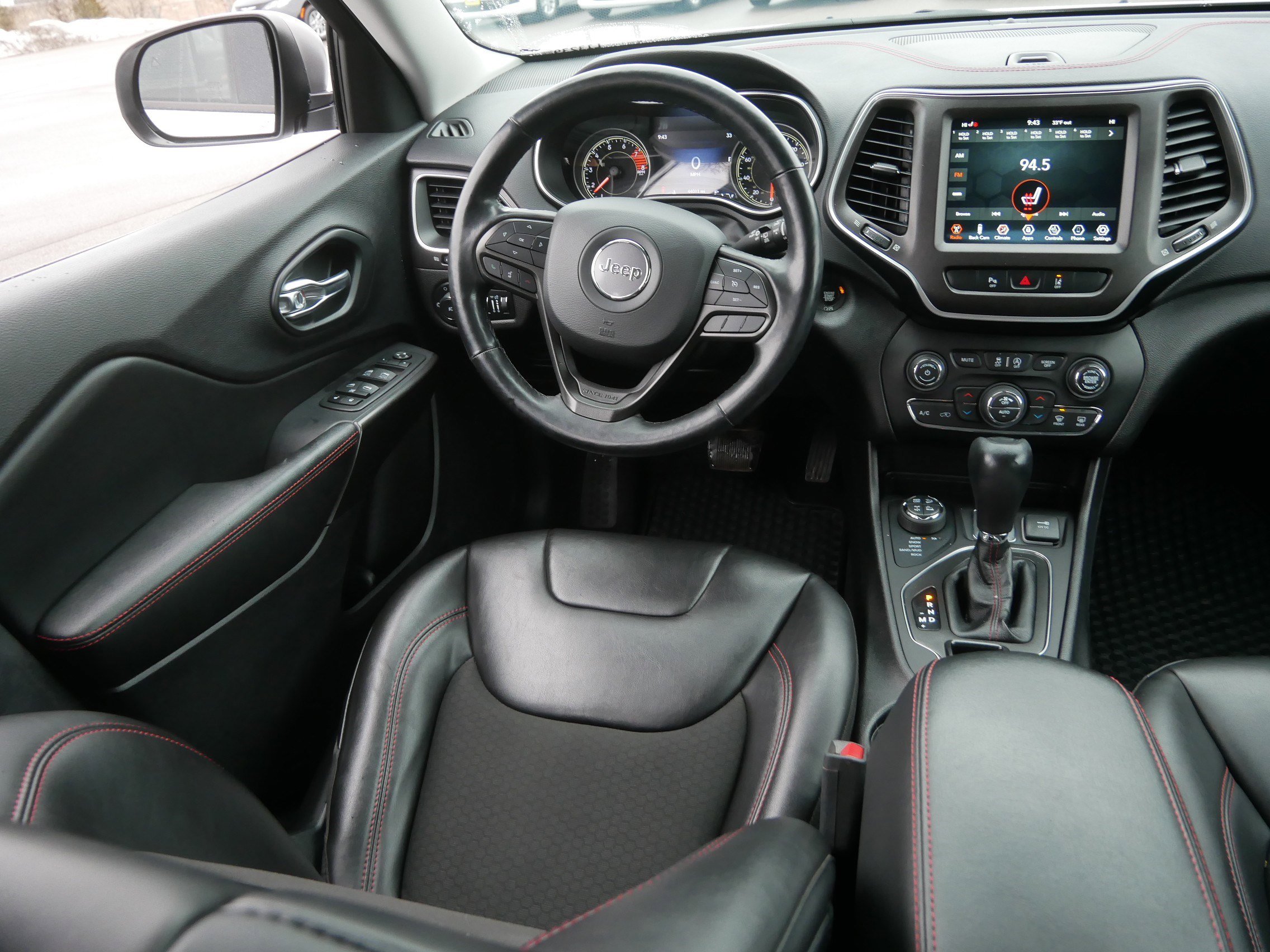 Used 2021 Jeep Cherokee Trailhawk image 9