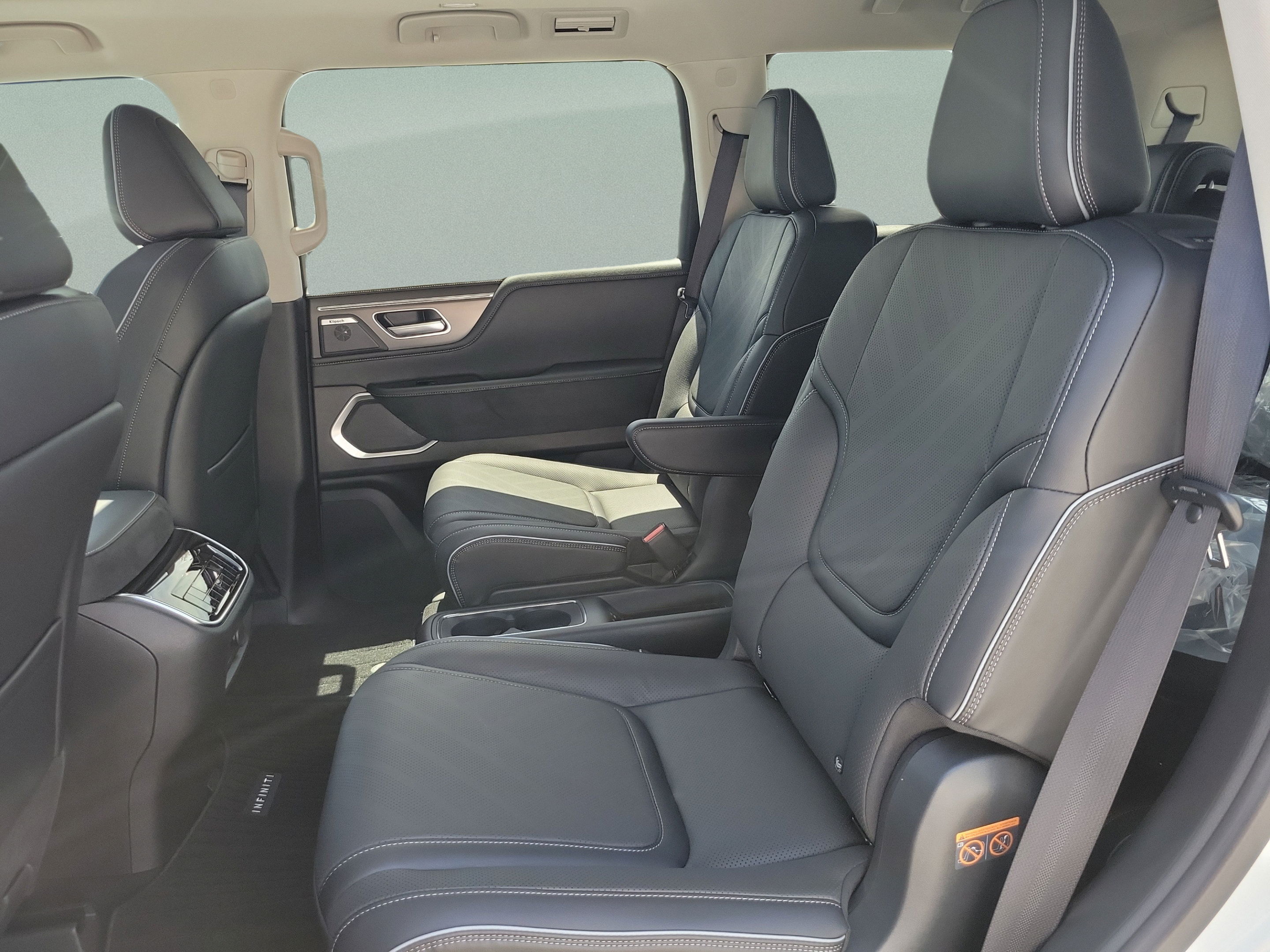 New 2027 INFINITI QX80 Luxe w/ Cargo Package AWD/4WD image 24
