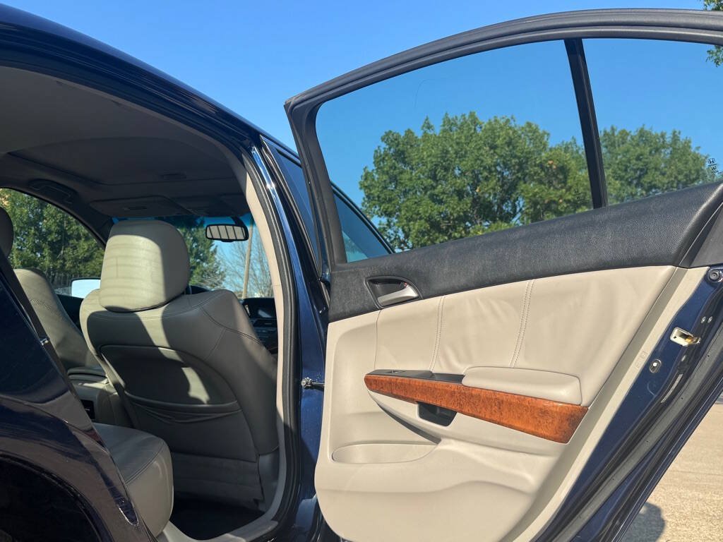 Used 2011 Honda Accord EX-L image 22