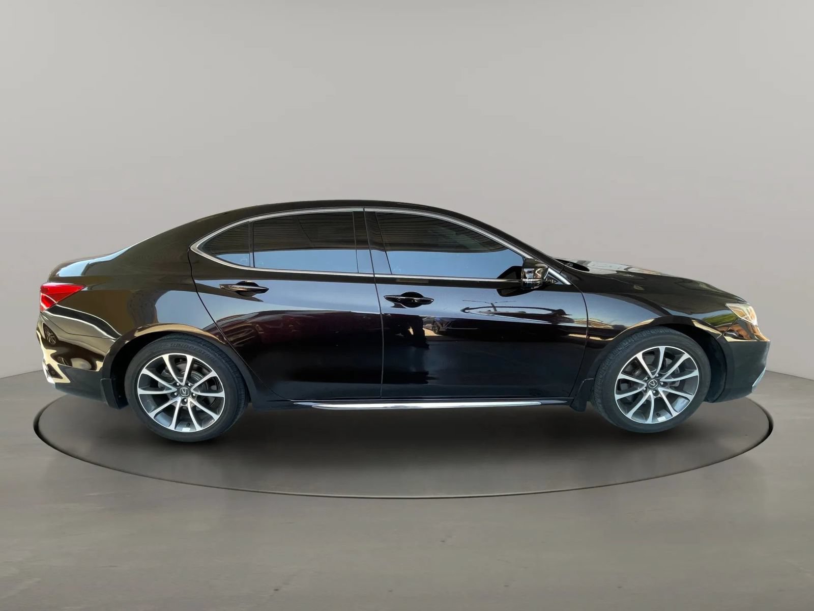 Used 2018 Acura TLX w/ Technology Package FWD image 6