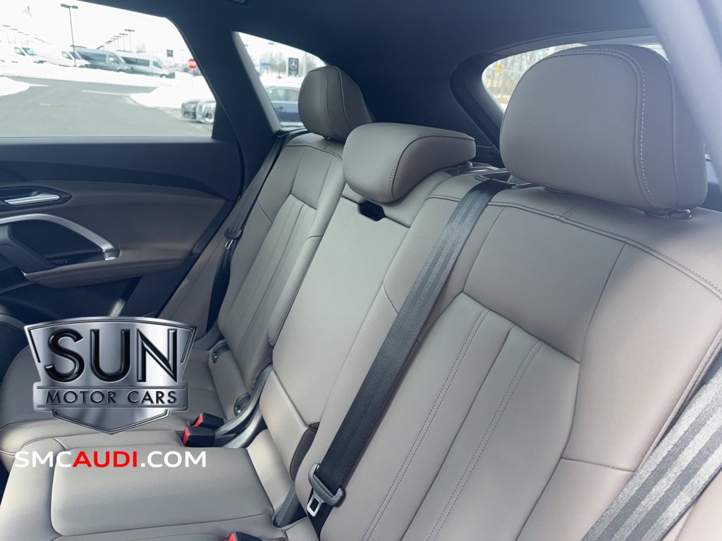 Used 2025 Audi Q5 2.0T Premium w/ Convenience Package image 18