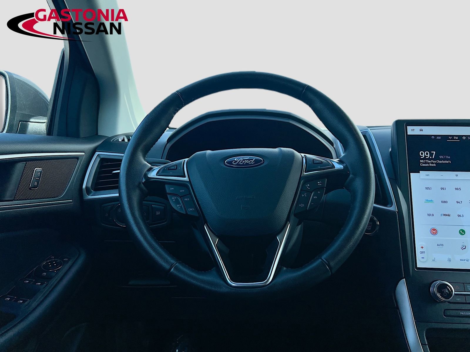 Used 2024 Ford Edge SEL image 29