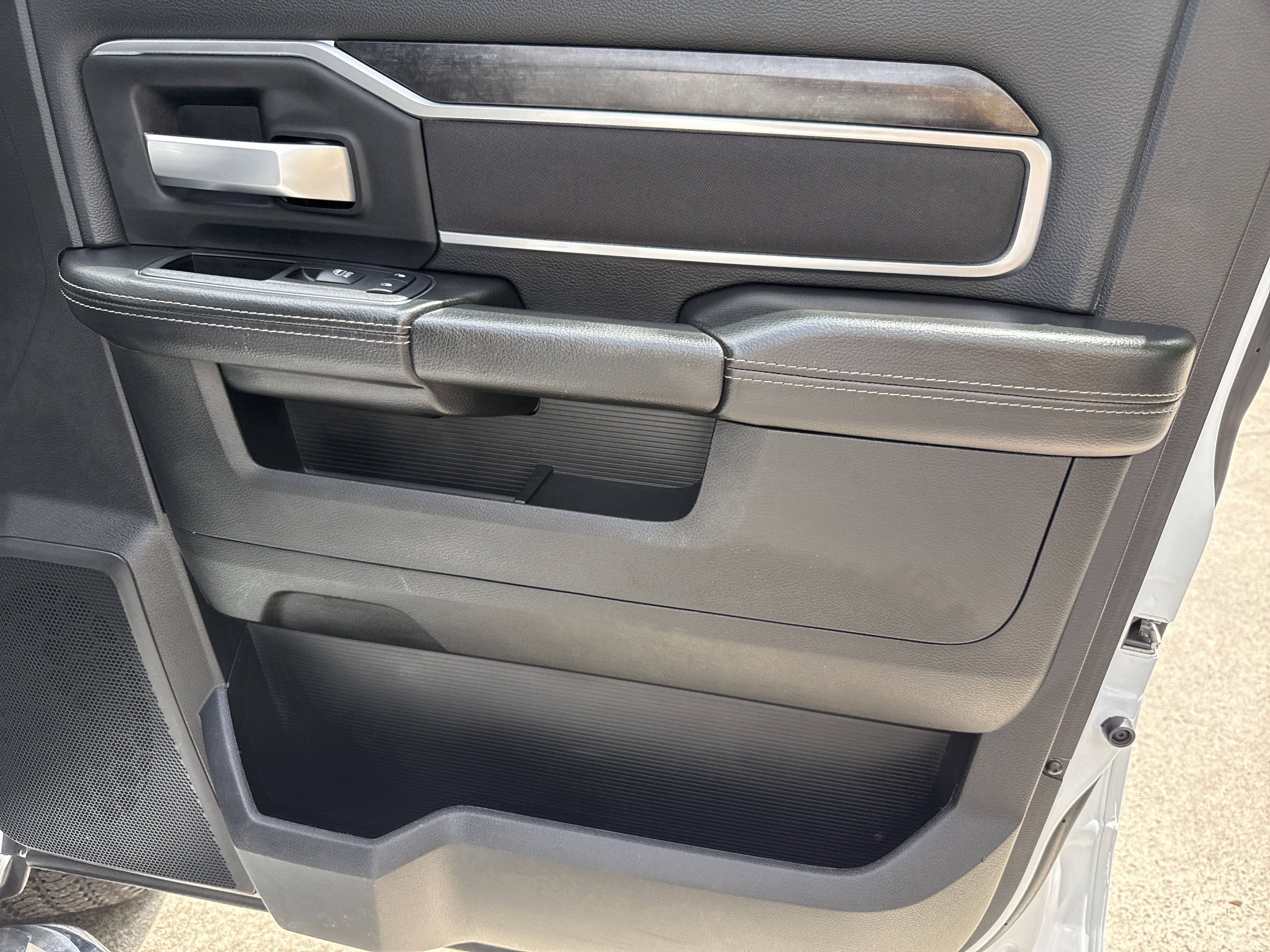 Used 2024 RAM 3500 Big Horn AWD/4WD image 14