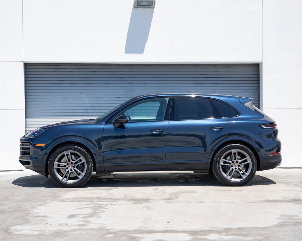 Certified 2026 Porsche Cayenne AWD/4WD image 2