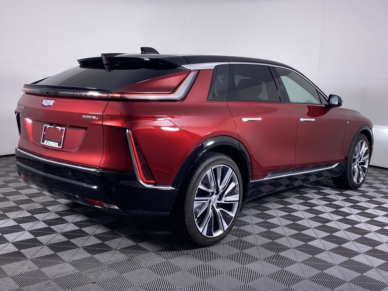Certified 2024 Cadillac Lyriq Sport w/ LPO, Floor Liner Package AWD/4WD image 20