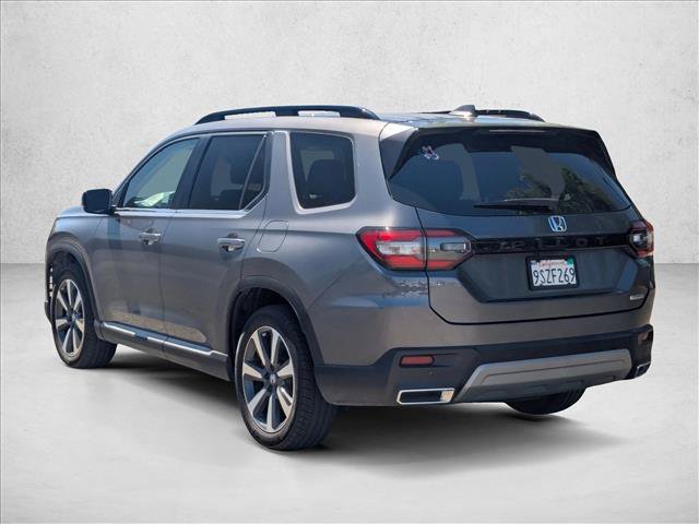 Used 2025 Honda Pilot Touring image 8