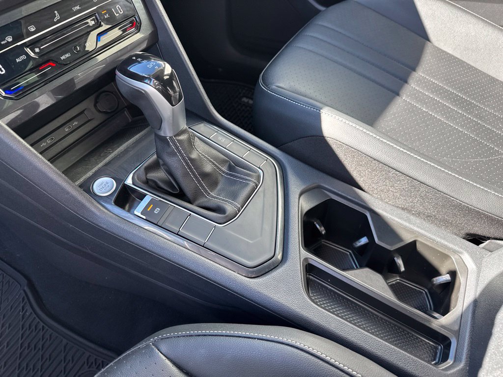 Used 2022 Volkswagen Tiguan SE FWD image 24