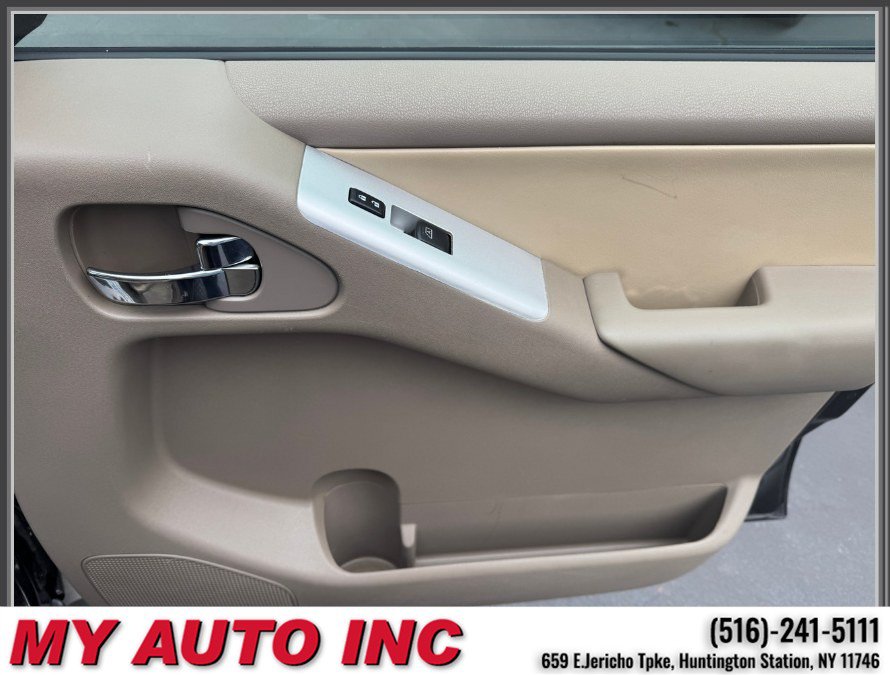 Used 2012 Nissan Pathfinder Silver w/ DVD Entertainment Pkg AWD/4WD image 30