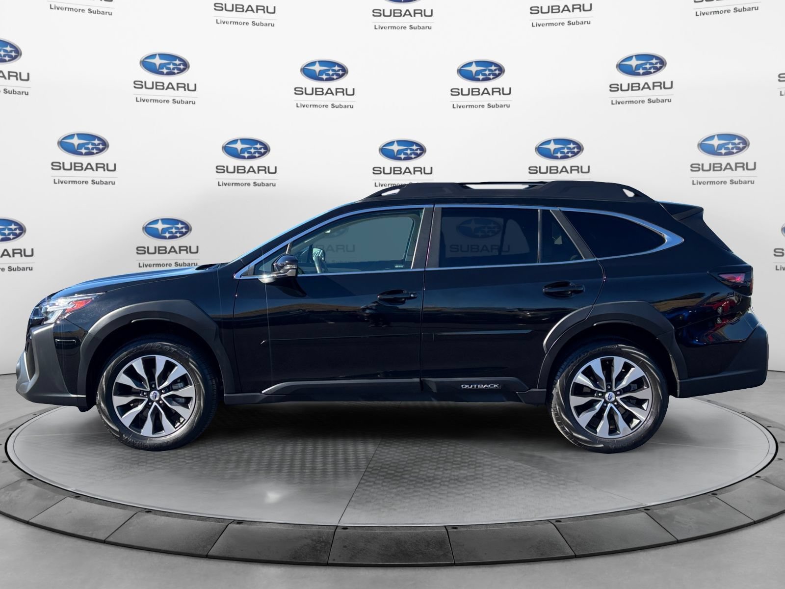 Certified 2023 Subaru Outback Limited AWD/4WD image 3