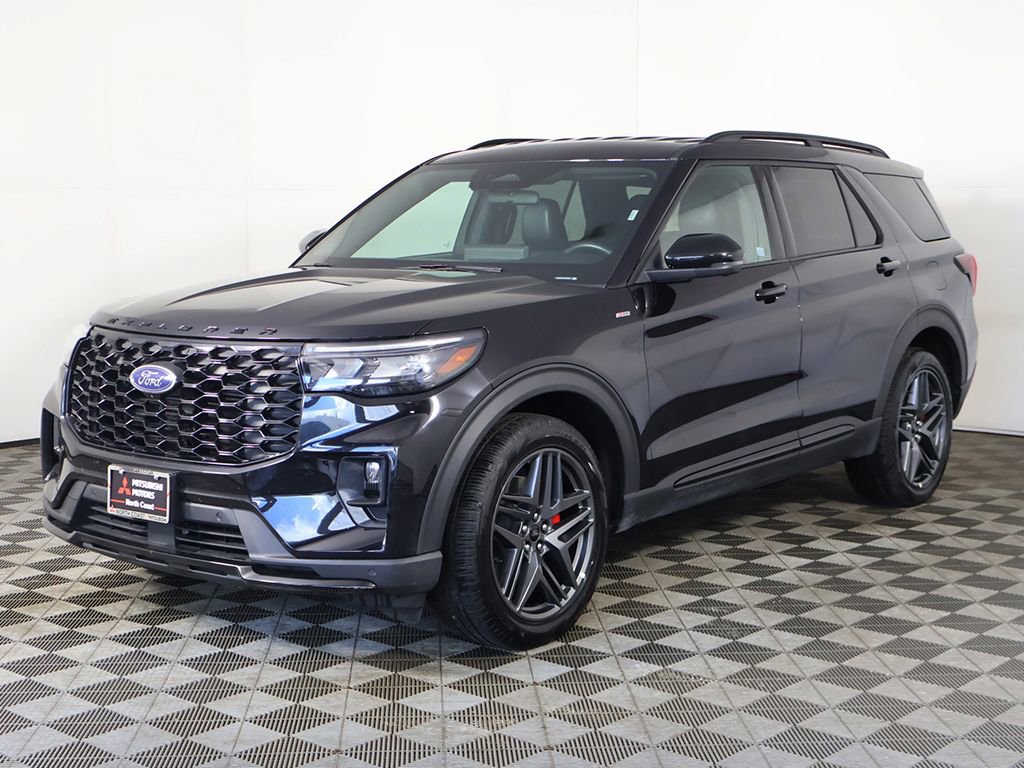 Used 2025 Ford Explorer ST-Line w/ ST-Line Street Pack AWD/4WD image 10