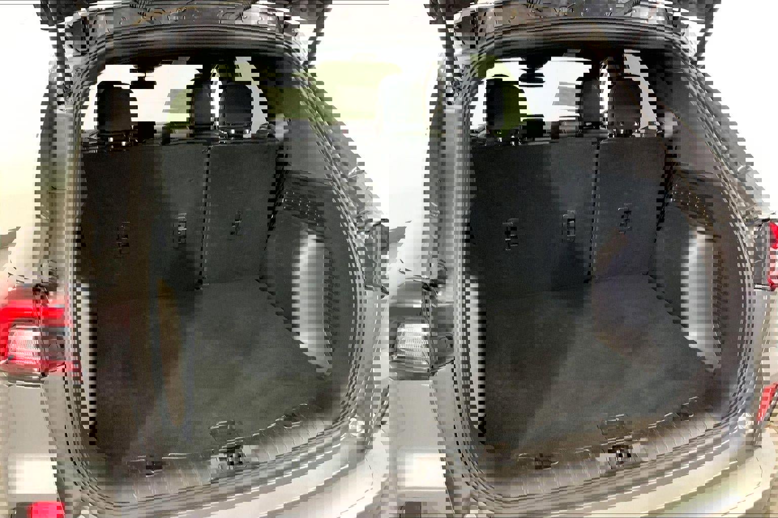 Used 2024 Ford Escape ST-Line image 4