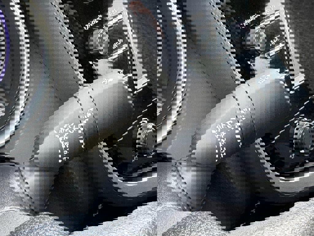 Used 2019 Toyota Camry LE image 15