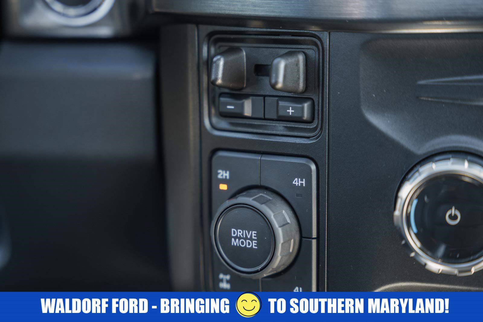 Used 2025 Ford F250 Lariat w/ Lariat Ultimate Package image 30