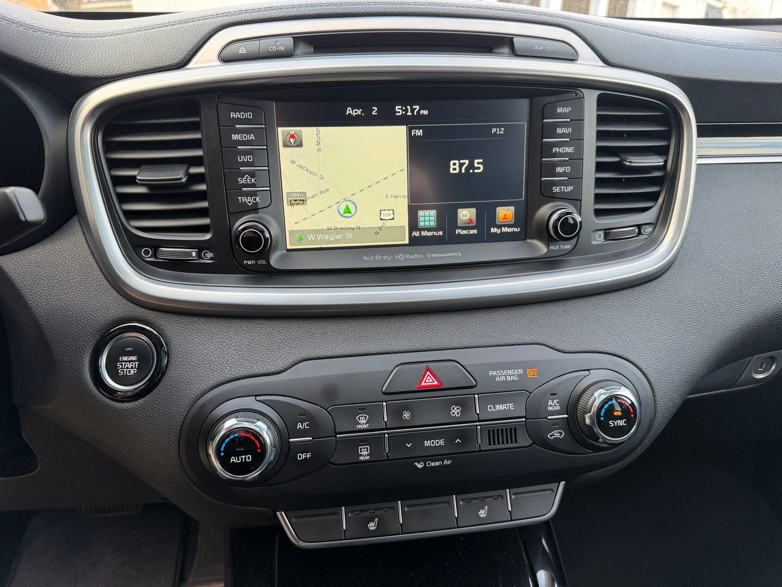 Used 2017 Kia Sorento SX image 18