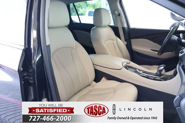 Used 2020 Buick Envision Essence FWD image 21