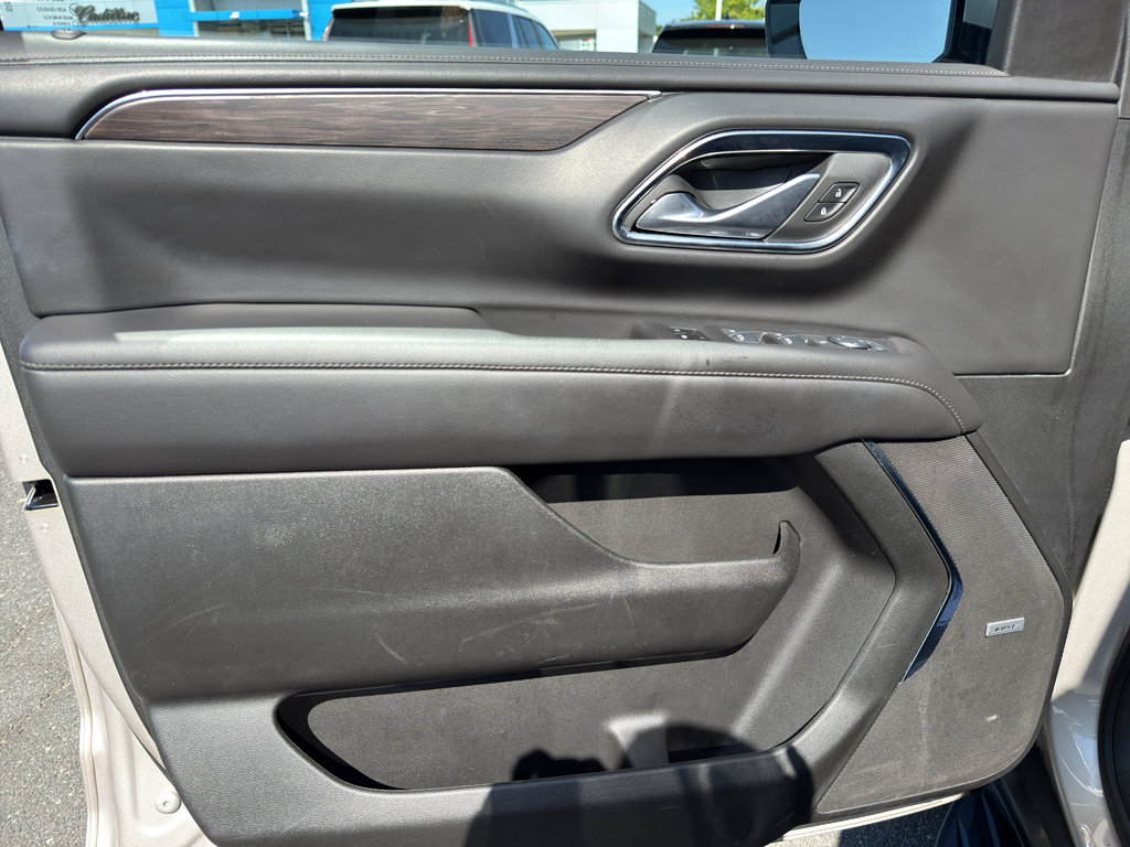 Used 2024 Chevrolet Suburban LT image 10