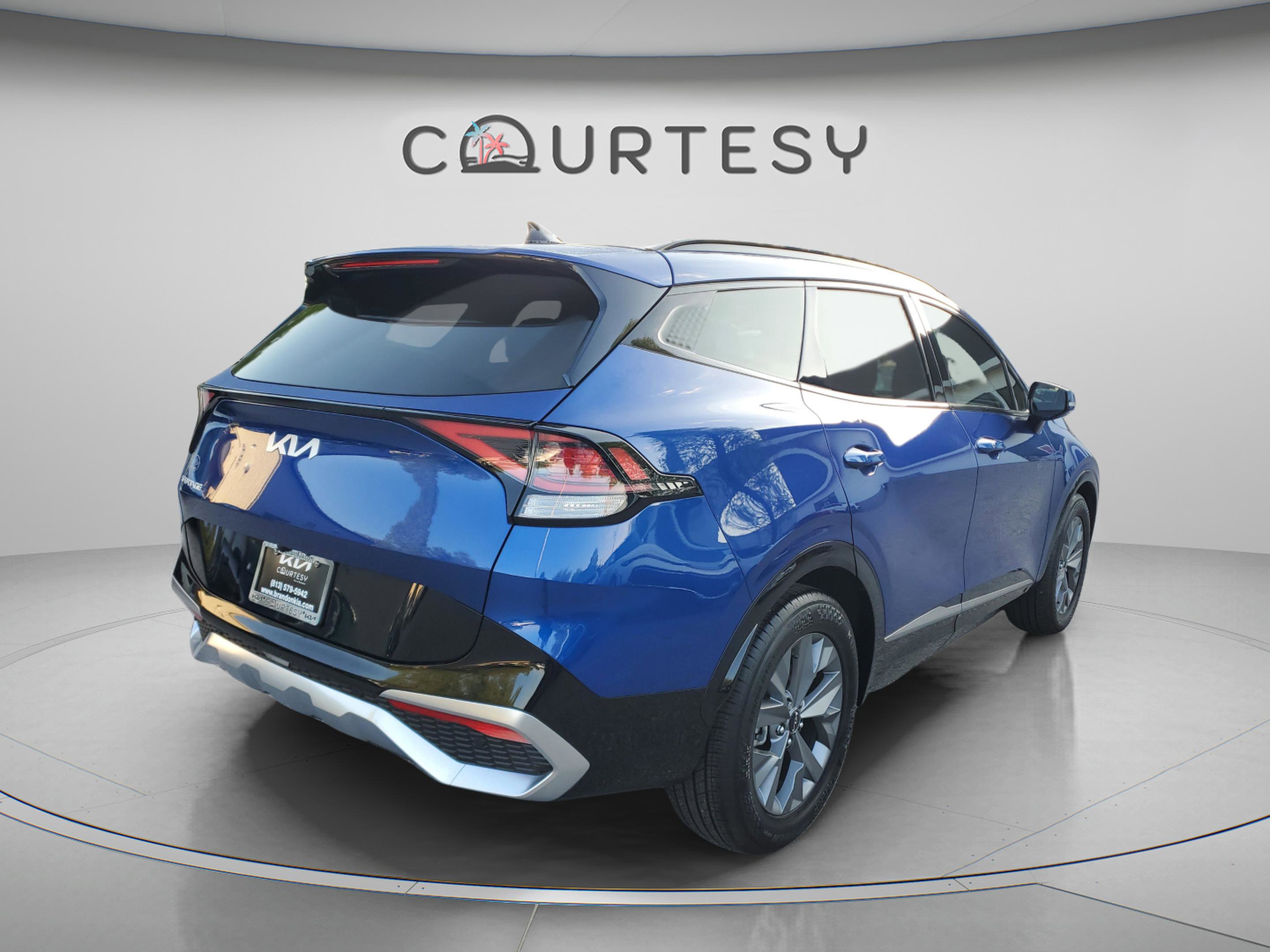 Used 2025 Kia Sportage SX image 3