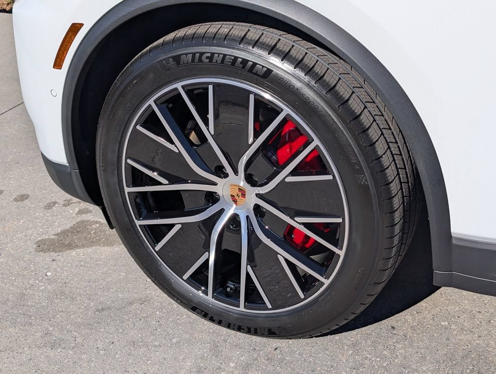 New 2025 Porsche Macan 4S Electric AWD/4WD image 29